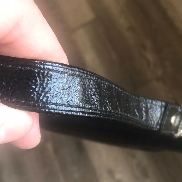 Coach - Picture 16 of 16